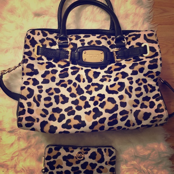 Michael Kors Handbags - Michael Kors bag/wallet set!